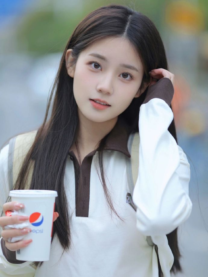 少女的征途是星辰大海呀 (广州 高校生)