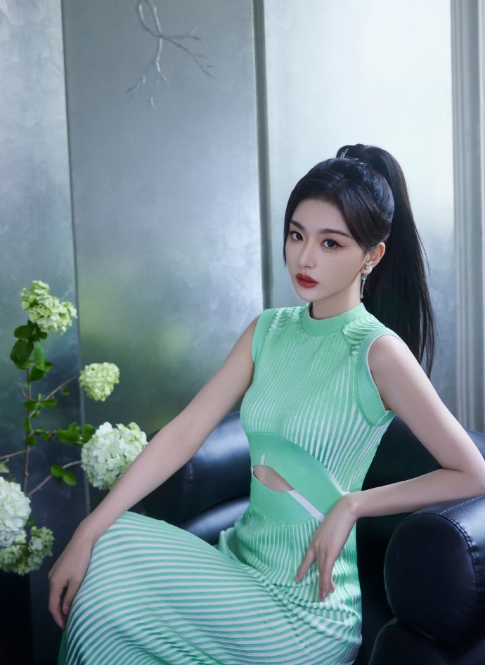 @孔雪儿 ❄️✖️《时尚先生》 | 上海时装周 @刘任捷ph