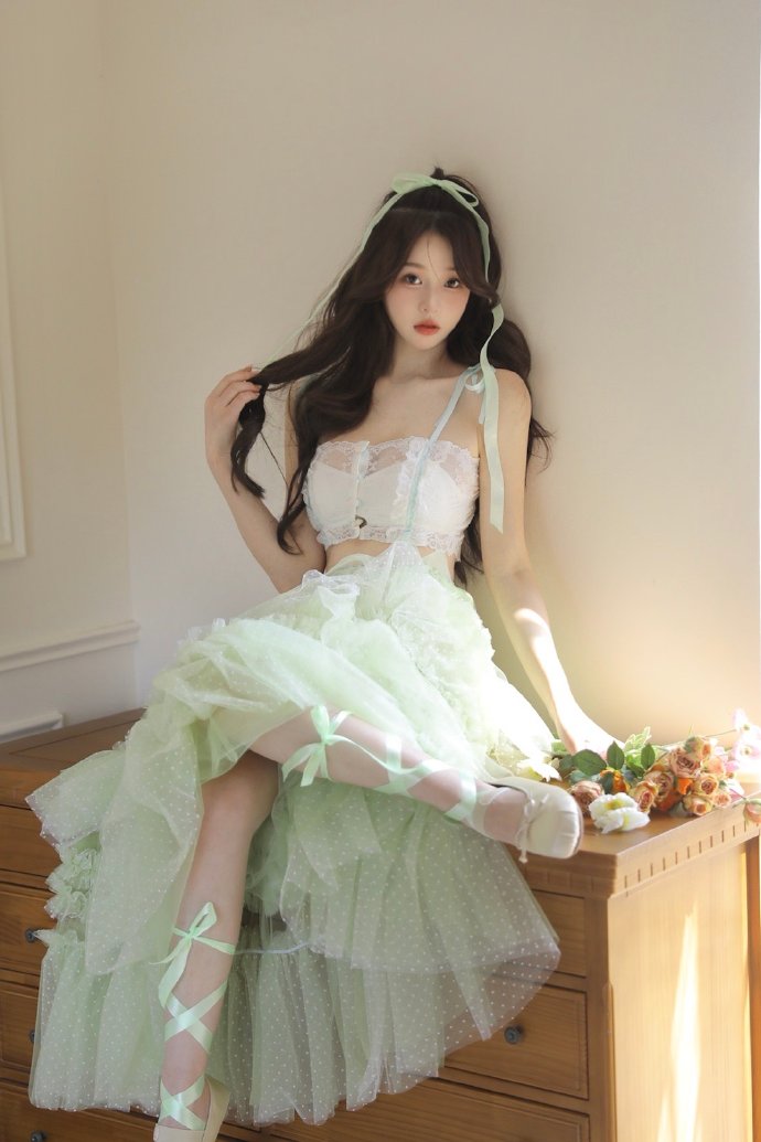 春日少女画报：@一粒佳佳_ ✖️♀️：@热一只牛奶