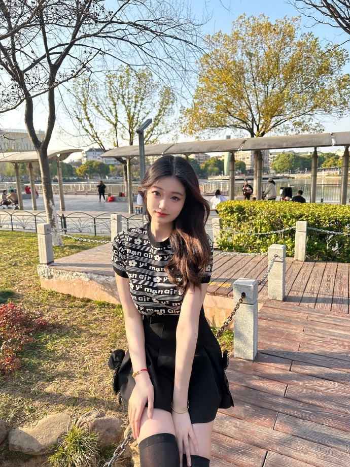 男生洗澡5分钟，女生洗澡半小时。那么问题来了，如果一起洗要多