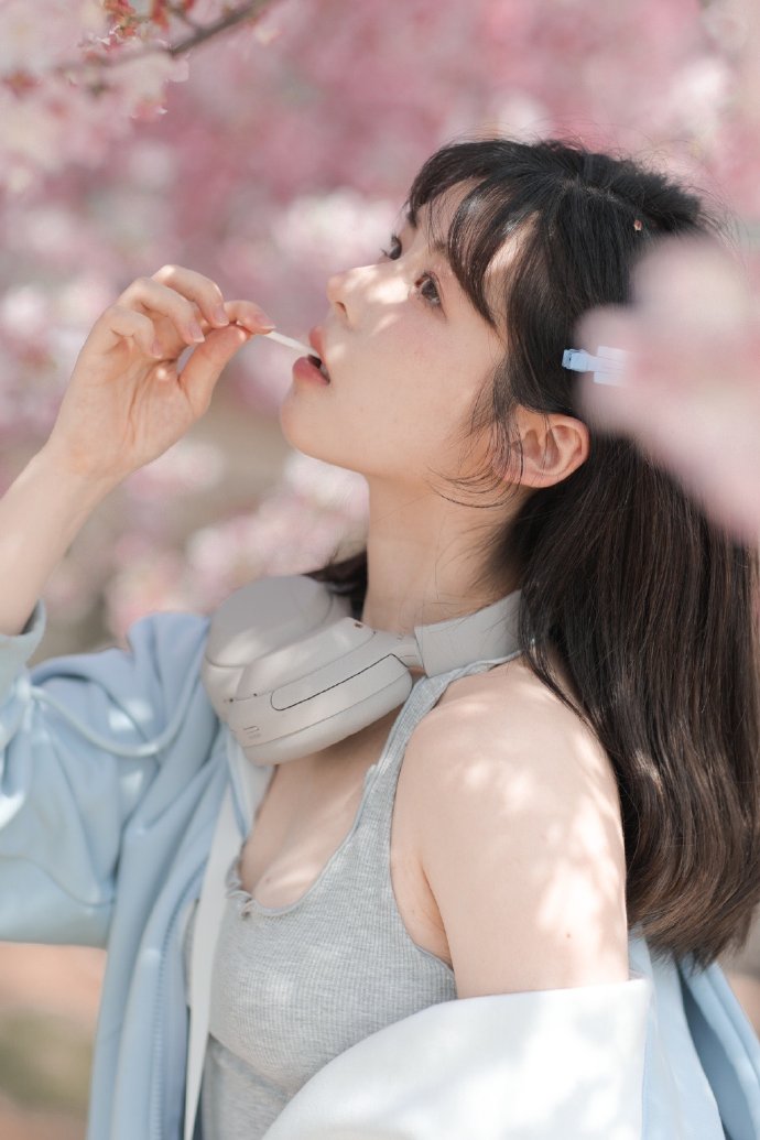 风里已经有了春天的味道～@彭璐妹za ✖️@三三QuQ